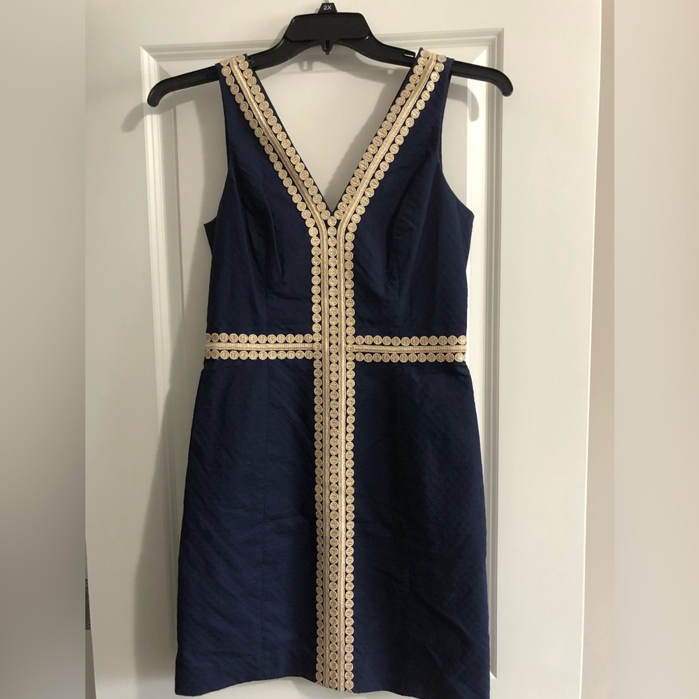 Lilly Pulitzer- size 4 v-neck shift dress